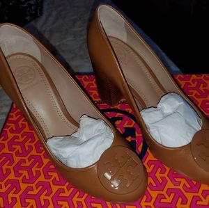 Tory Burch Mestico Tan Heels - Size 6